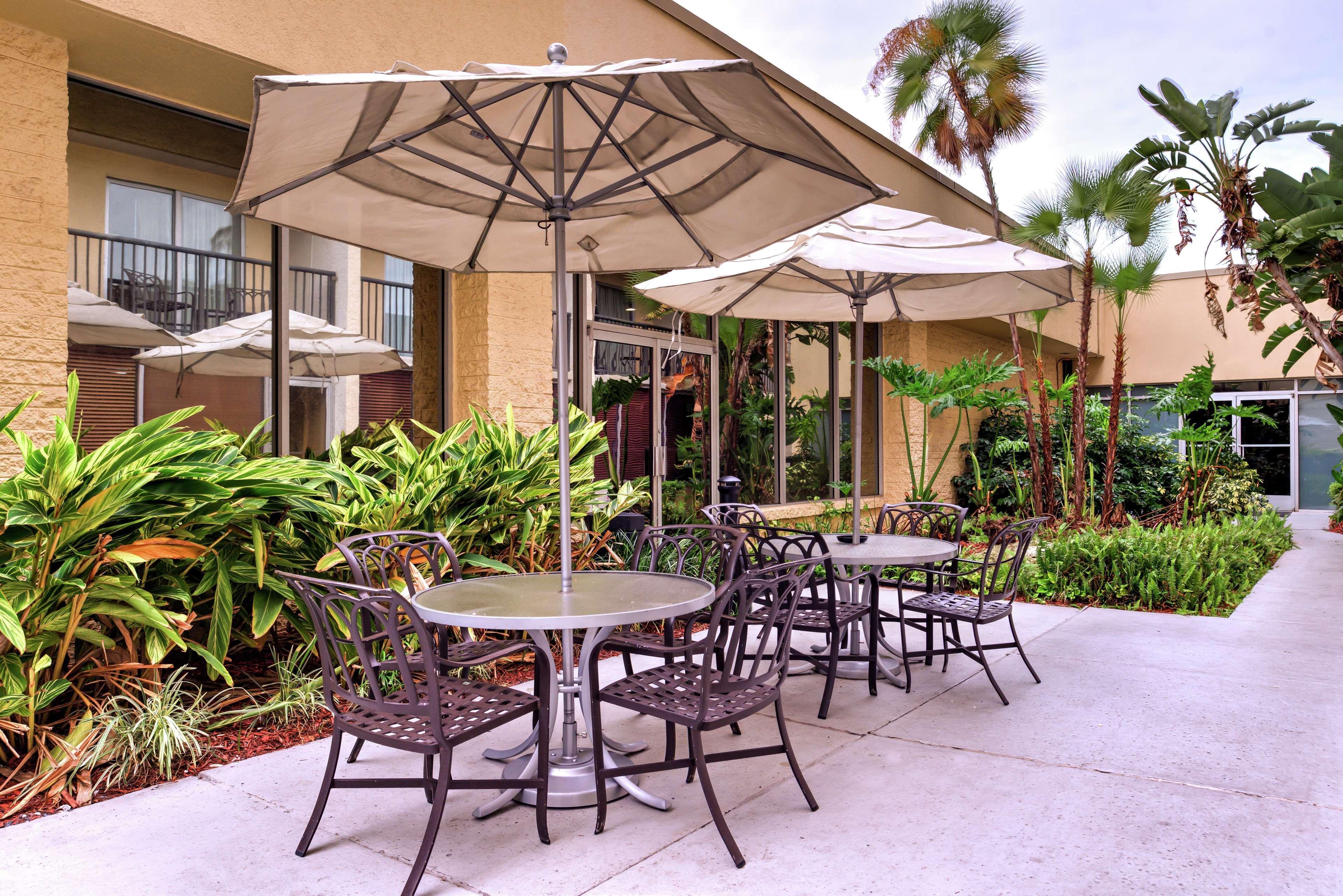 Doubletree By Hilton Hotel Tampa Airport-Westshore Exterior foto