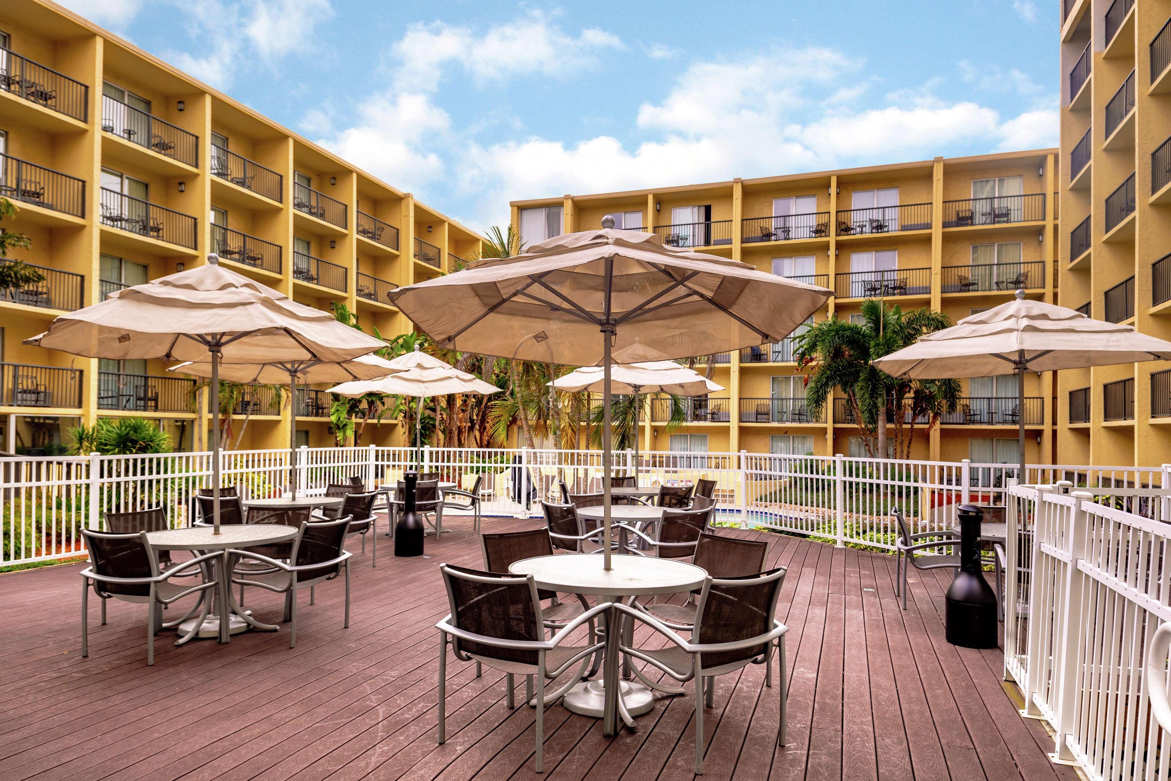 Doubletree By Hilton Hotel Tampa Airport-Westshore Exterior foto